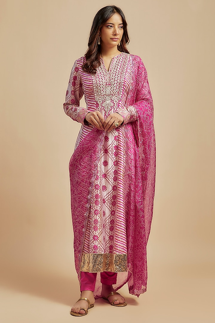 Fuchsia Pink Kora Silk Leheriya Bandhani Printed Kurta Set by Prisha's at Pernia's Pop Up Shop