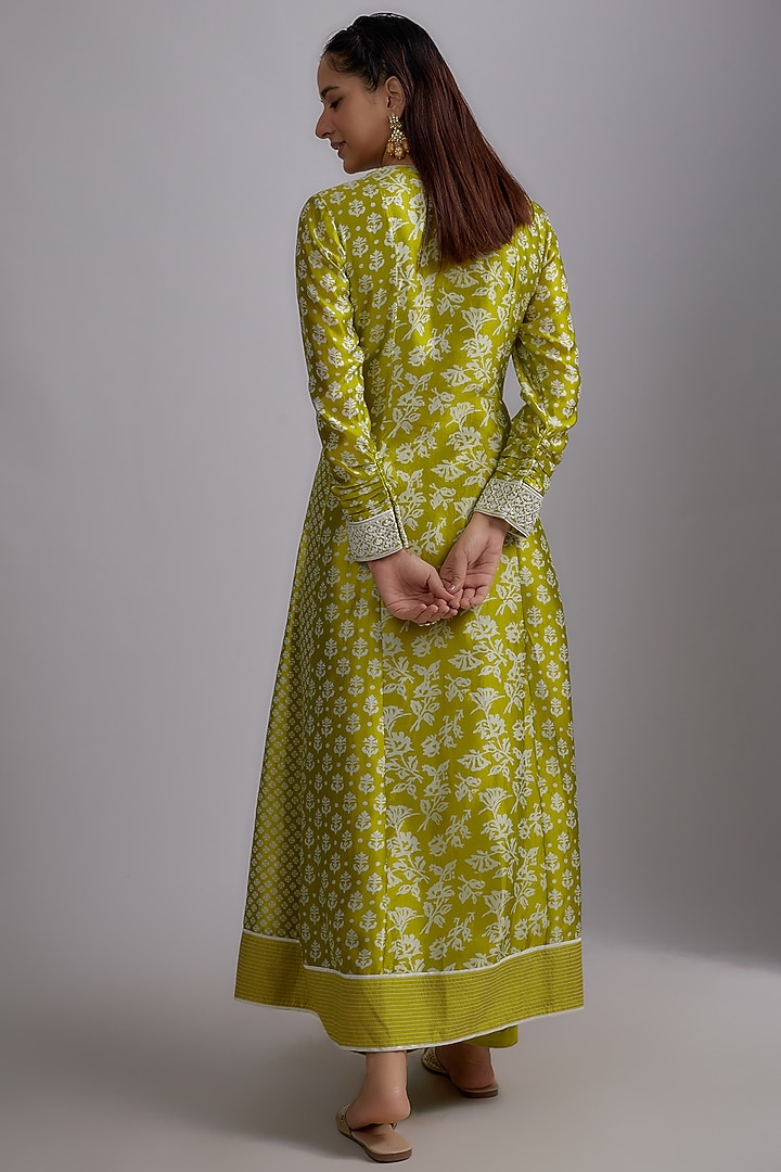 Green Silk Floral Printed & Hand Embroidered Kurta Set by Prisha's at Pernia's Pop Up Shop
