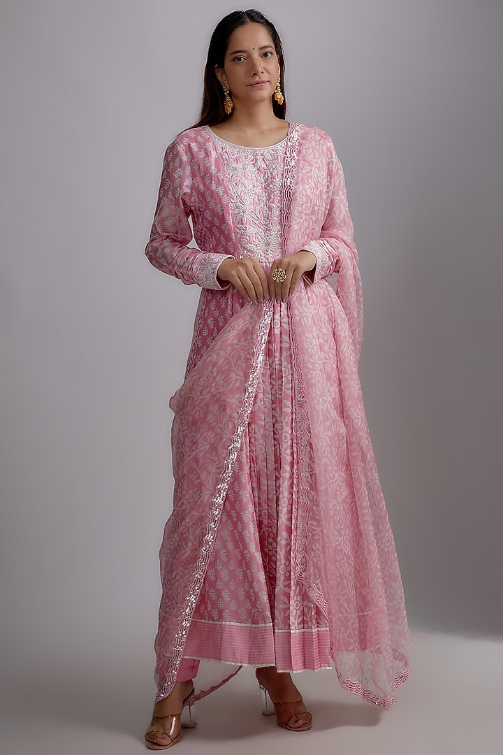 Pink Silk Floral Printed & Hand Embroidered Kurta Set by Prisha's at Pernia's Pop Up Shop