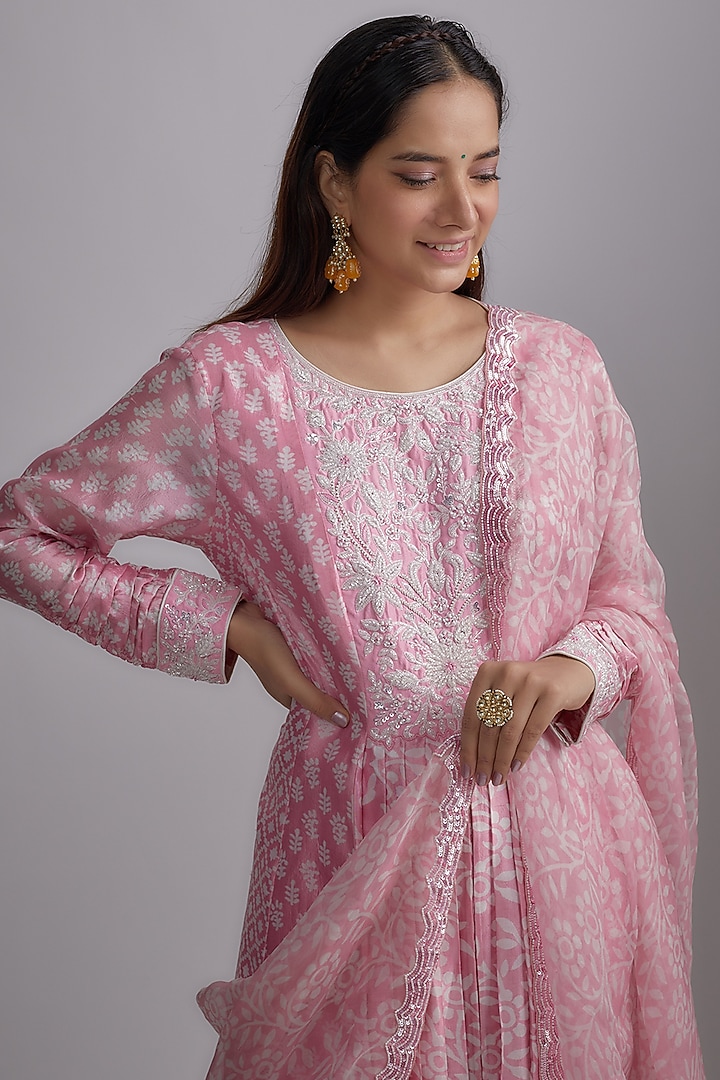 Pink Silk Floral Printed & Hand Embroidered Kurta Set by Prisha's at Pernia's Pop Up Shop