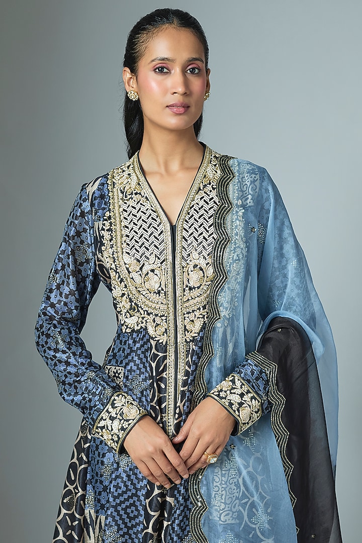 Black & Blue Kora Silk Printed Kurta Set by Prisha's at Pernia's Pop Up Shop