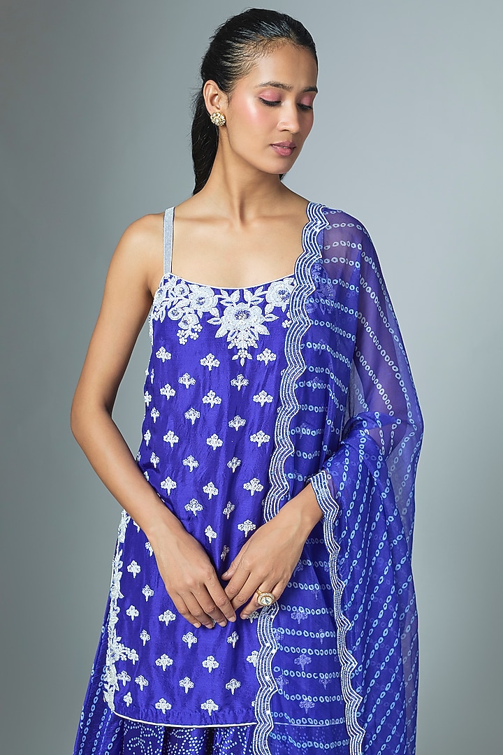 Blue Organza Printed & Cutdana Embroidered Kurta Set by Prisha's at Pernia's Pop Up Shop