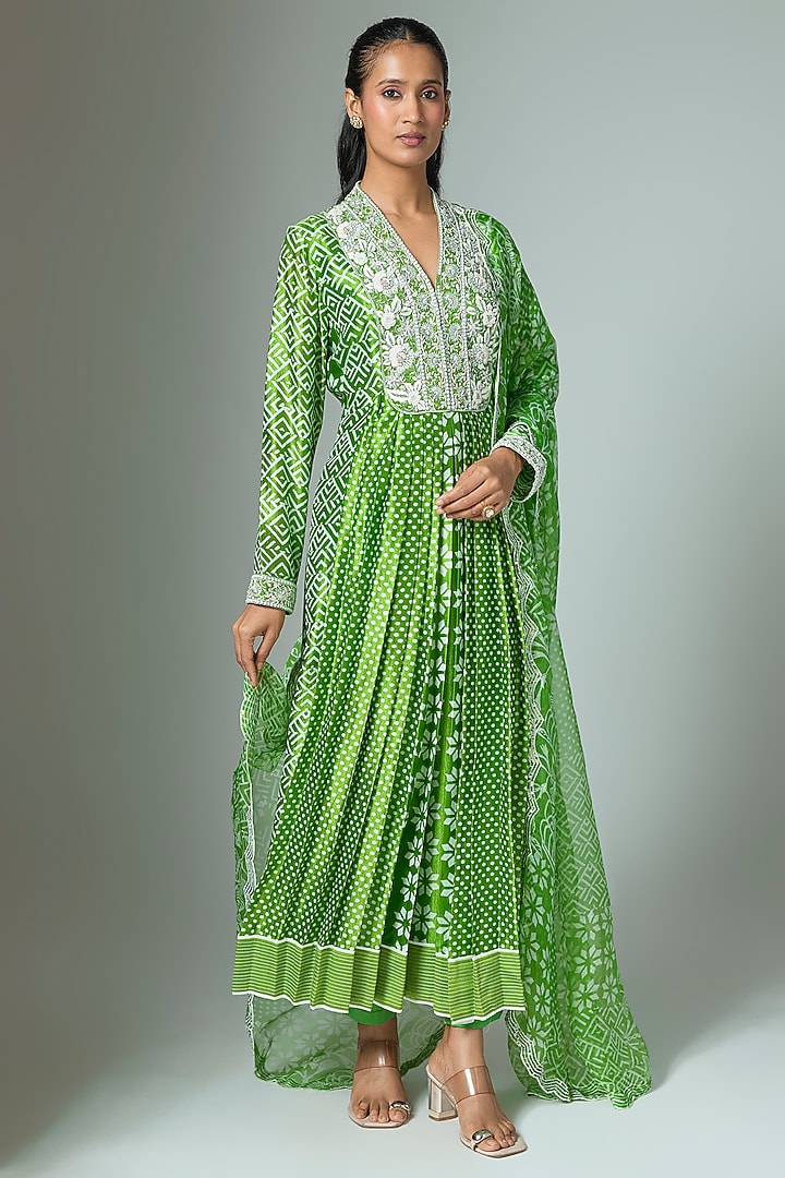 Green & Off-White Kora Silk Printed Kurta Set by Prisha's at Pernia's Pop Up Shop