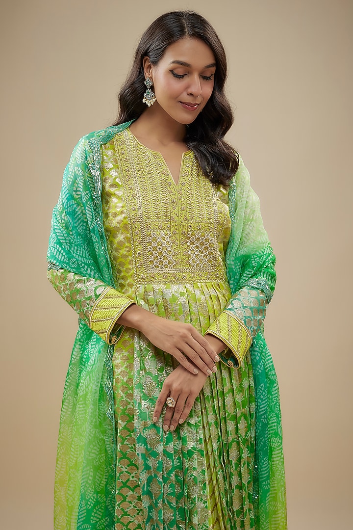 Green Chanderi Banarasi Embroidered & Printed Kurta Set by Prisha's at Pernia's Pop Up Shop