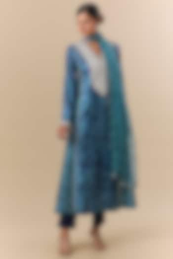 Blue Kora Silk Block Printed & Zardosi Embroidered Kalidar Kurta Set by Prisha's at Pernia's Pop Up Shop