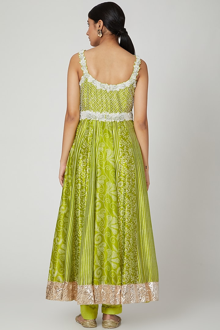 Olive Green Floral Printed Kurta Set by Prisha's at Pernia's Pop Up Shop