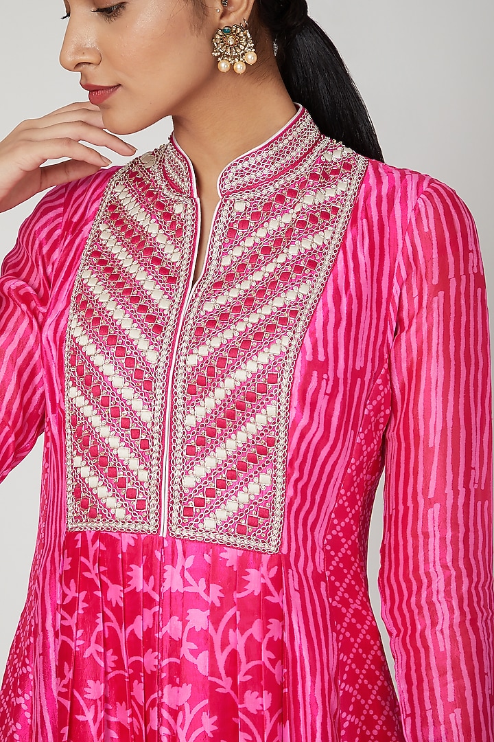Fuchsia Embroidered Kurta With Pants by Prisha's at Pernia's Pop Up Shop