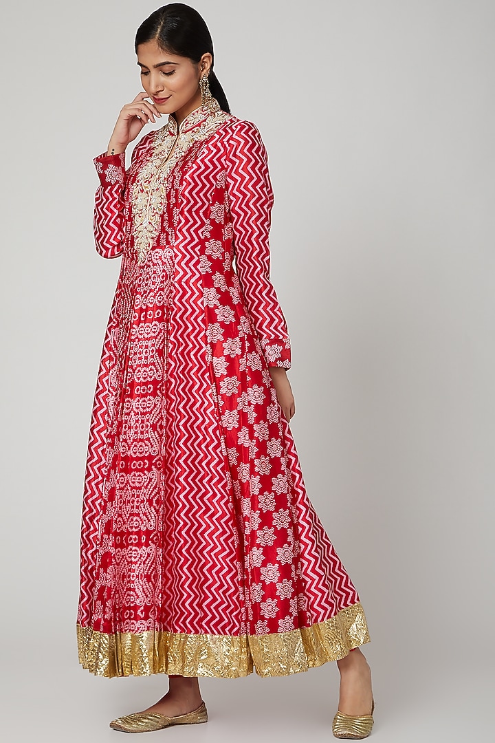 Red Floral Printed Kurta With Pants by Prisha's at Pernia's Pop Up Shop