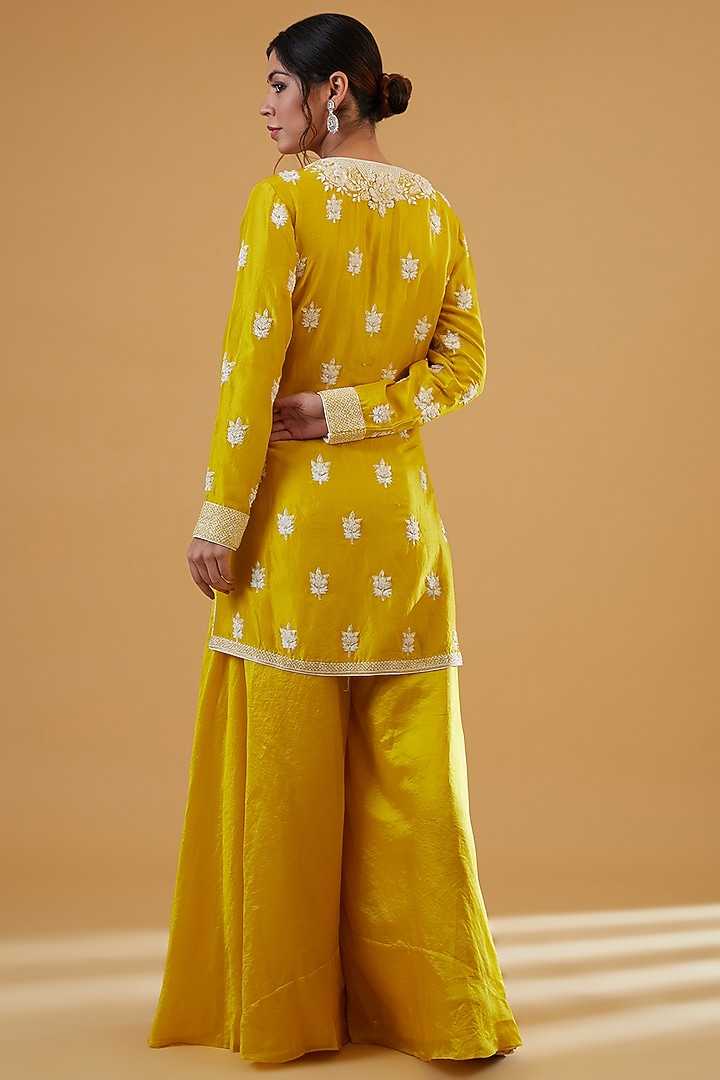 Yellow Raw Silk Patchwork Embroidered Kurta Set by Prisha's at Pernia's Pop Up Shop