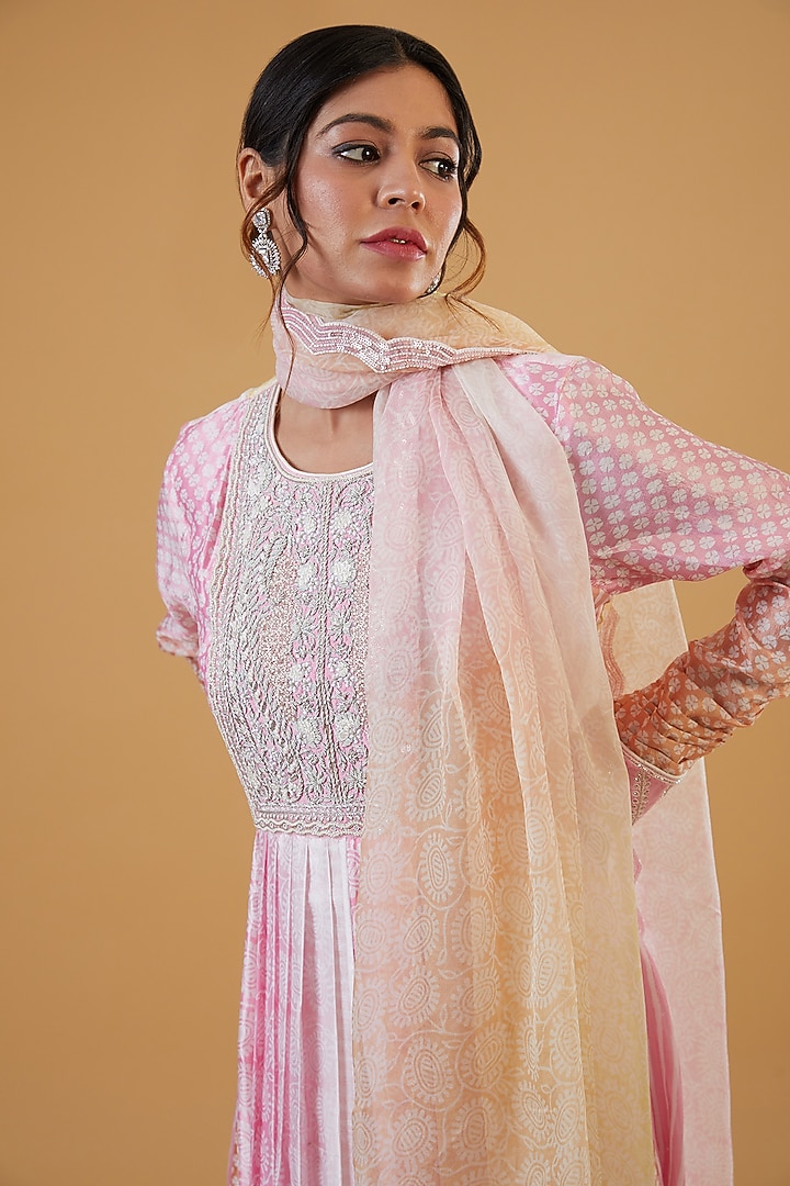 Pastel Peach Kora Silk Mirror Paisley Embroidered Kurta Set by Prisha's at Pernia's Pop Up Shop