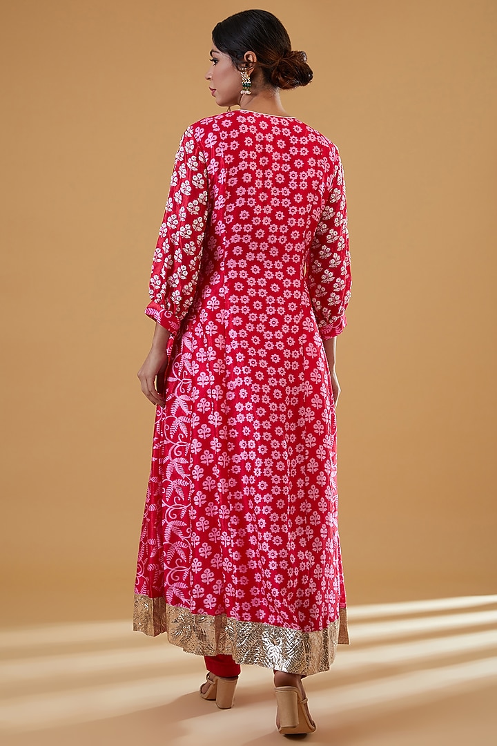 Red Kora Silk Block Printed & Embroidered Kurta Set by Prisha's at Pernia's Pop Up Shop