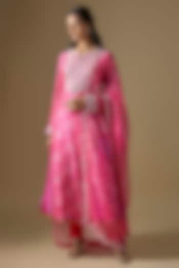 Pink Kora Silk Printed & Embroidered Kurta Set by Prisha's at Pernia's Pop Up Shop