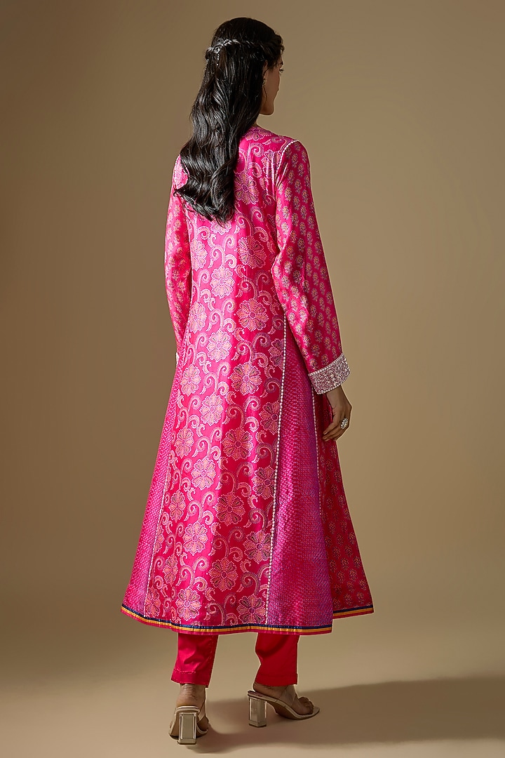 Pink Kora Silk Printed & Embroidered Kurta Set by Prisha's at Pernia's Pop Up Shop