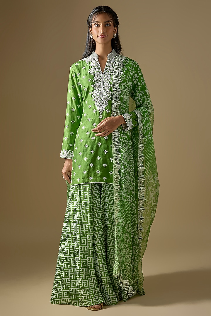 Green Kora Silk Embroidered & Printed Kurta Set by Prisha's at Pernia's Pop Up Shop