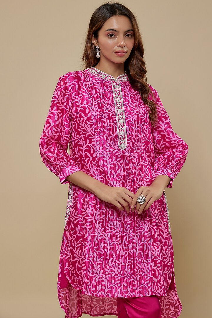 Pink Kora Silk Block Printed Kurta Set by Prisha's at Pernia's Pop Up Shop