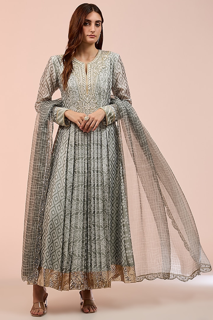 Grey Kora Silk Block Printed Pleated Kurta Set by Prisha's at Pernia's Pop Up Shop