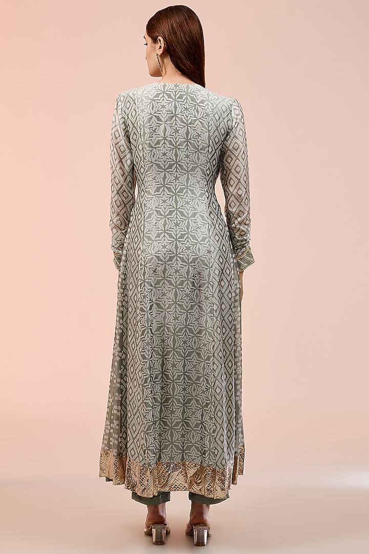 Grey Kora Silk Block Printed Pleated Kurta Set by Prisha's at Pernia's Pop Up Shop