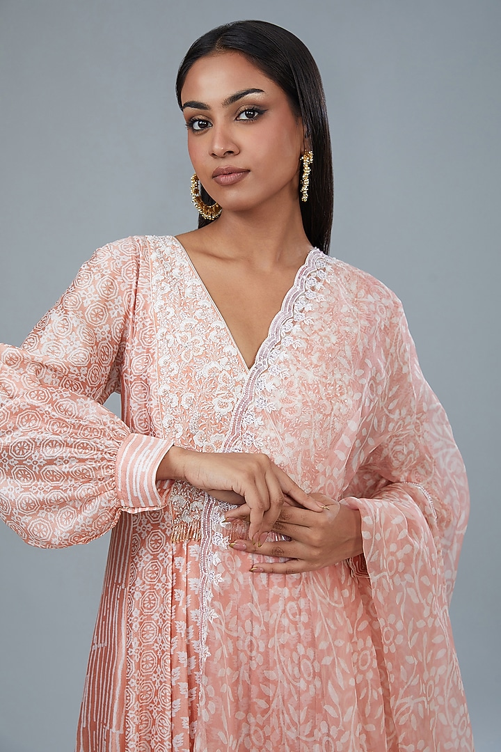 Pink Kora Silk Block Printed Kurta Set by Prisha's at Pernia's Pop Up Shop