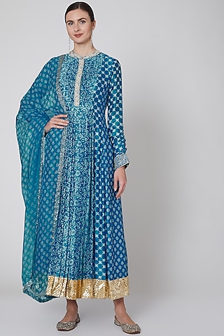 Turquoise Embroidered Kurta Set by Prisha's