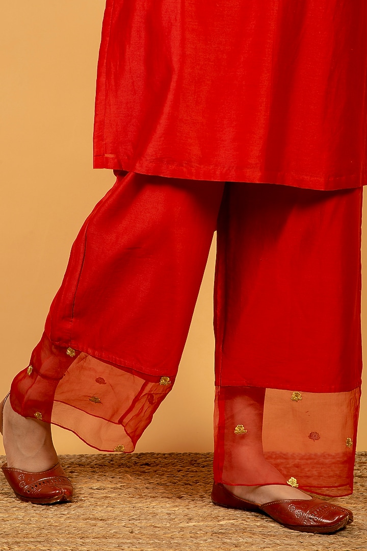 Red Embroidered Kurta Set by Priya chaudhary at Pernia's Pop Up Shop