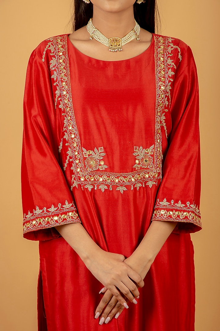 Red Embroidered Kurta Set by Priya chaudhary at Pernia's Pop Up Shop