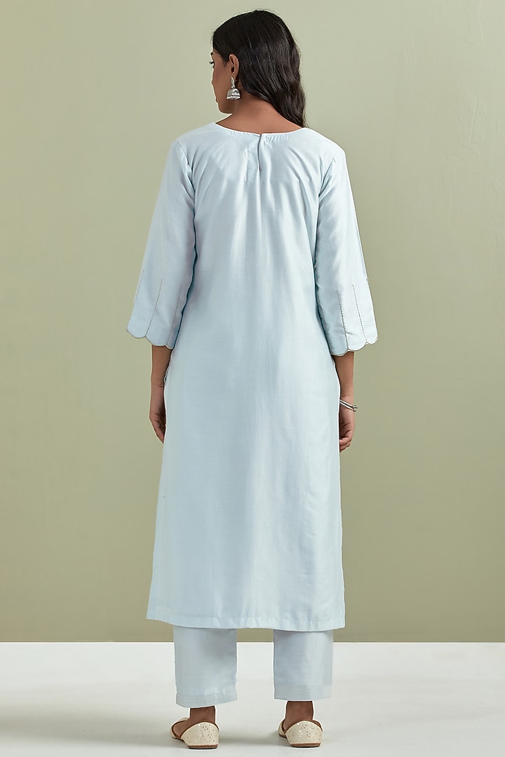 Powder Blue Chanderi Silk Embroidered Kurta Set by Priya chaudhary at Pernia's Pop Up Shop