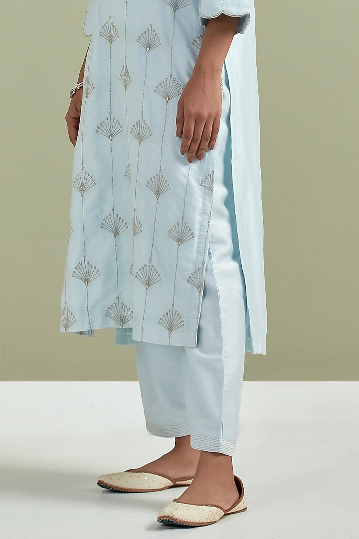 Powder Blue Chanderi Silk Embroidered Kurta Set by Priya chaudhary at Pernia's Pop Up Shop