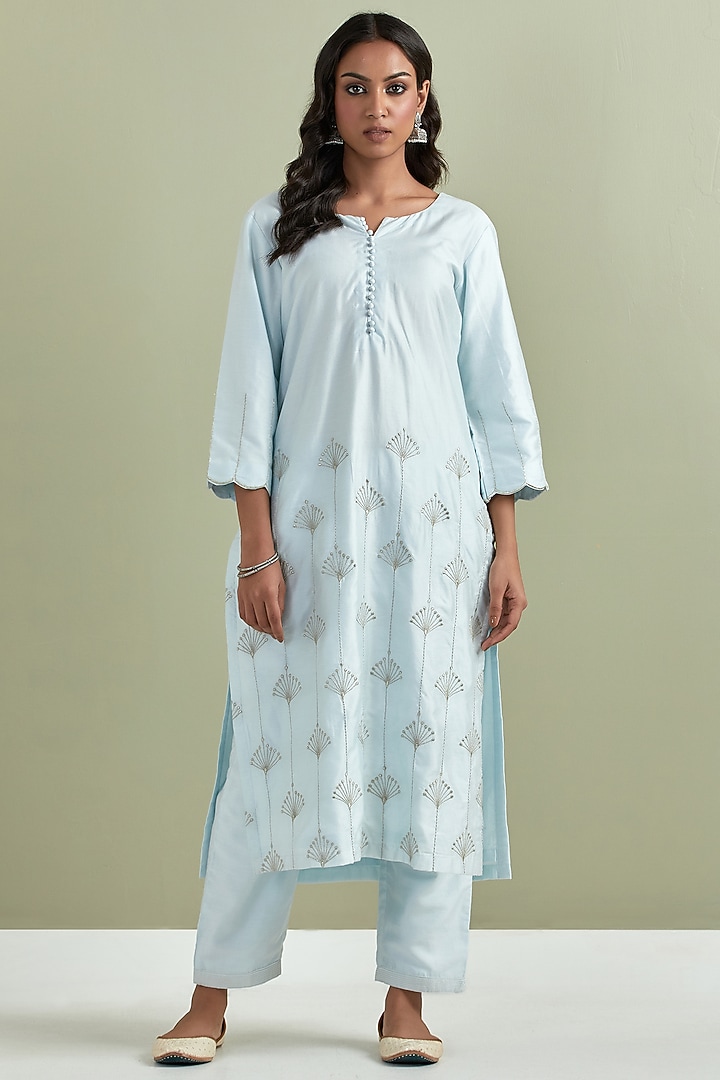 Powder Blue Chanderi Silk Embroidered Kurta Set by Priya chaudhary at Pernia's Pop Up Shop