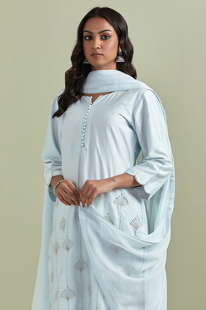 Powder Blue Chanderi Silk Embroidered Kurta Set by Priya chaudhary at Pernia's Pop Up Shop