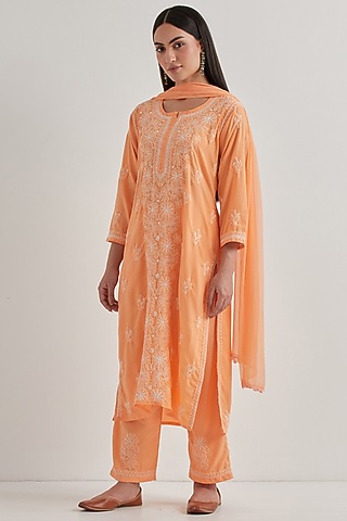 Peach Cotton Chikankari Embroidered Kurta Set by Priya chaudhary