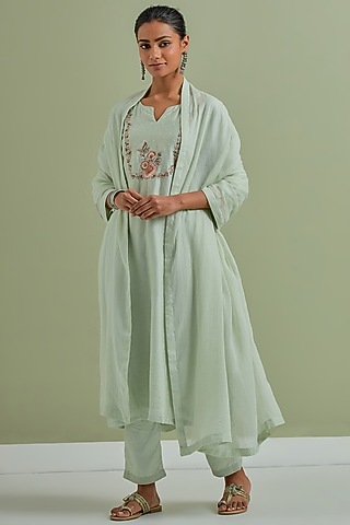 Green Chanderi Silk Embroidered Kurta Set by Priya chaudhary