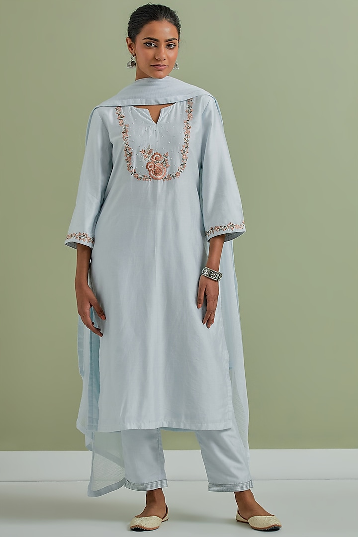 Powder Blue Chanderi Silk Embroidered Kurta Set by Priya chaudhary at Pernia's Pop Up Shop