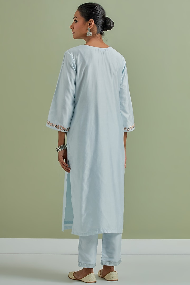 Powder Blue Chanderi Silk Embroidered Kurta Set by Priya chaudhary at Pernia's Pop Up Shop