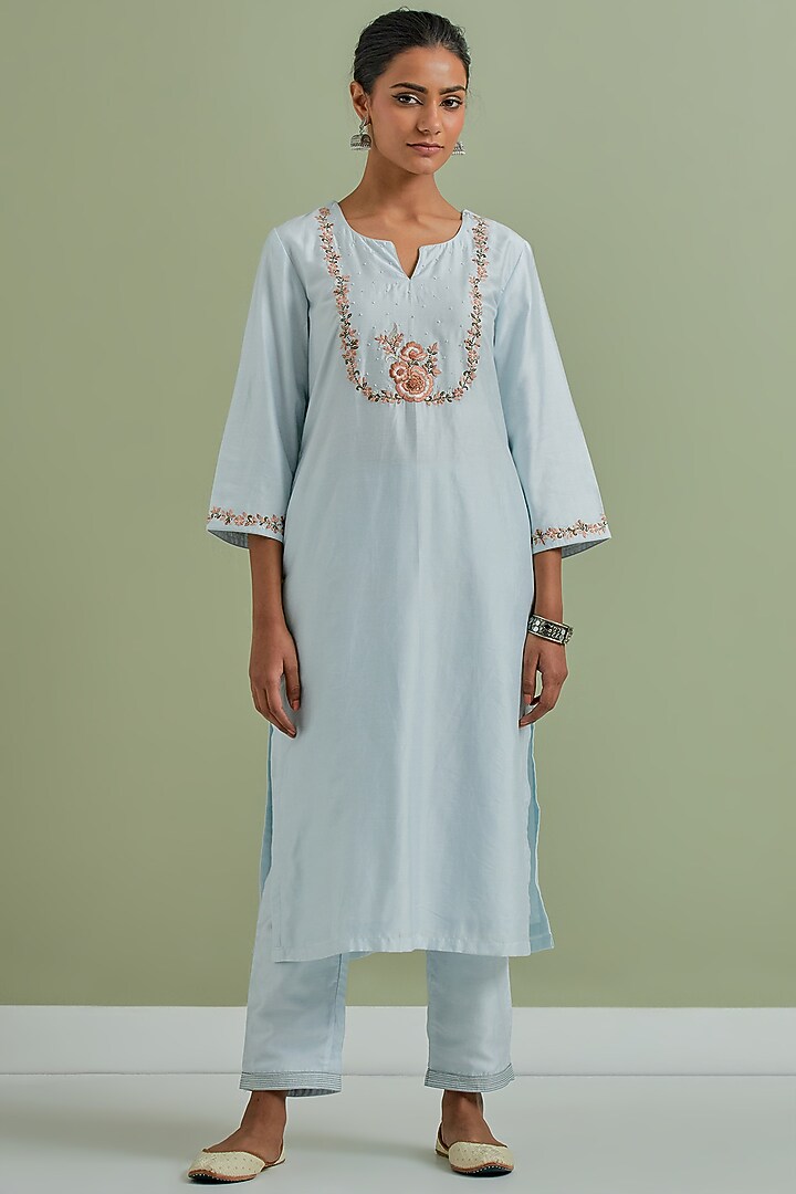 Powder Blue Chanderi Silk Embroidered Kurta Set by Priya chaudhary at Pernia's Pop Up Shop