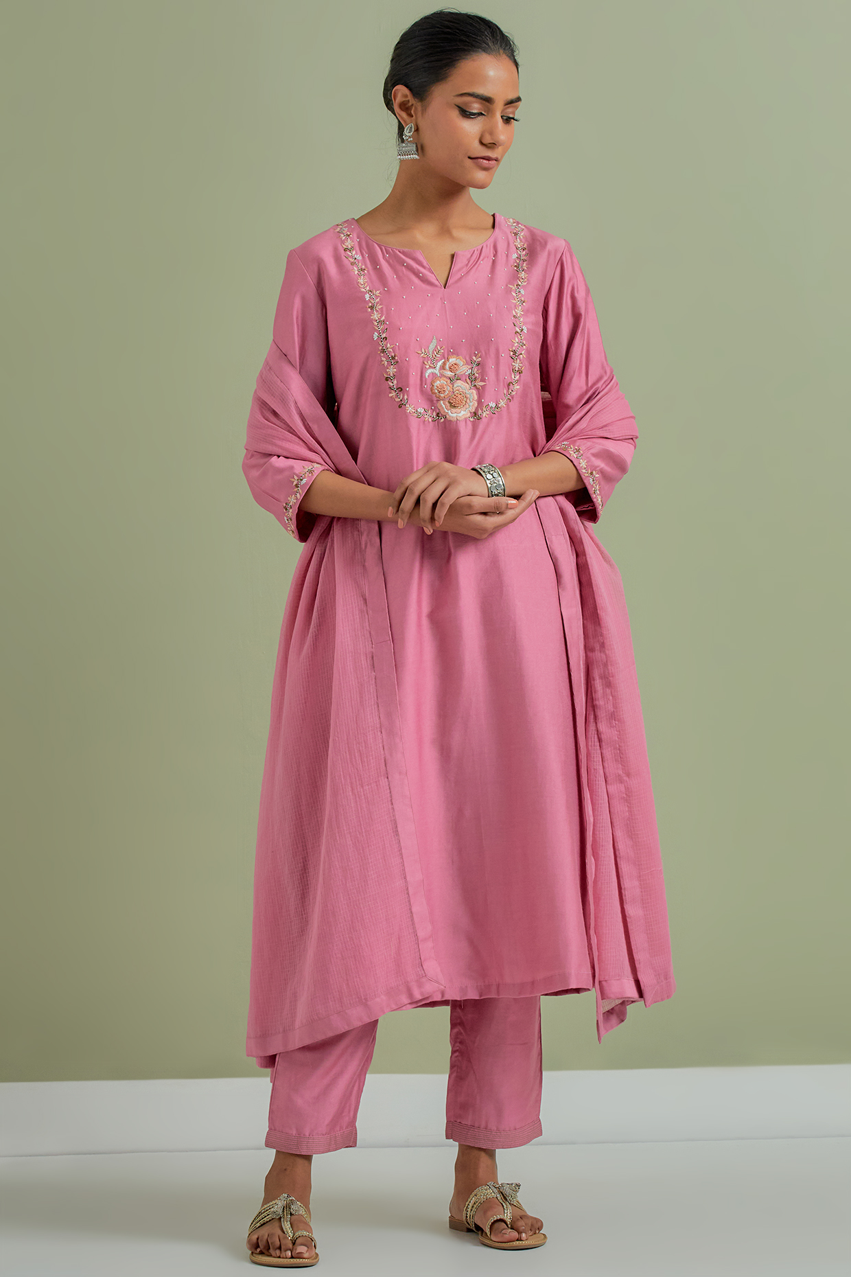 Pink Chanderi Silk Embroidered Kurta Set by Priya chaudhary at Pernia's Pop Up Shop