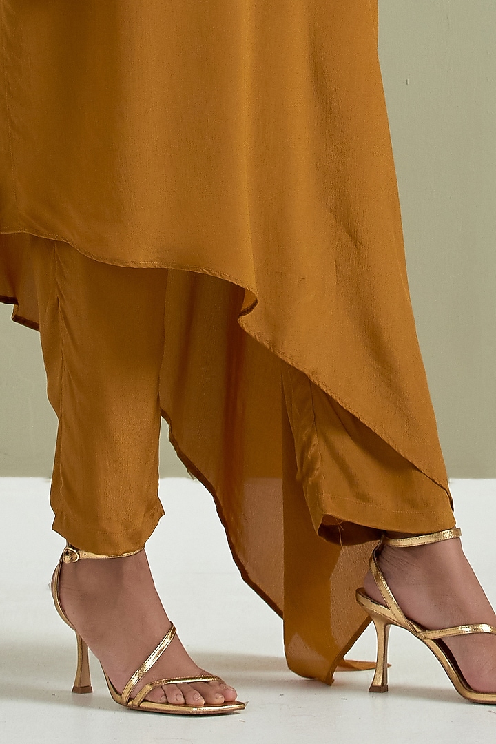 Mustard Crepe Embroidered Kurta Set by Priya chaudhary at Pernia's Pop Up Shop