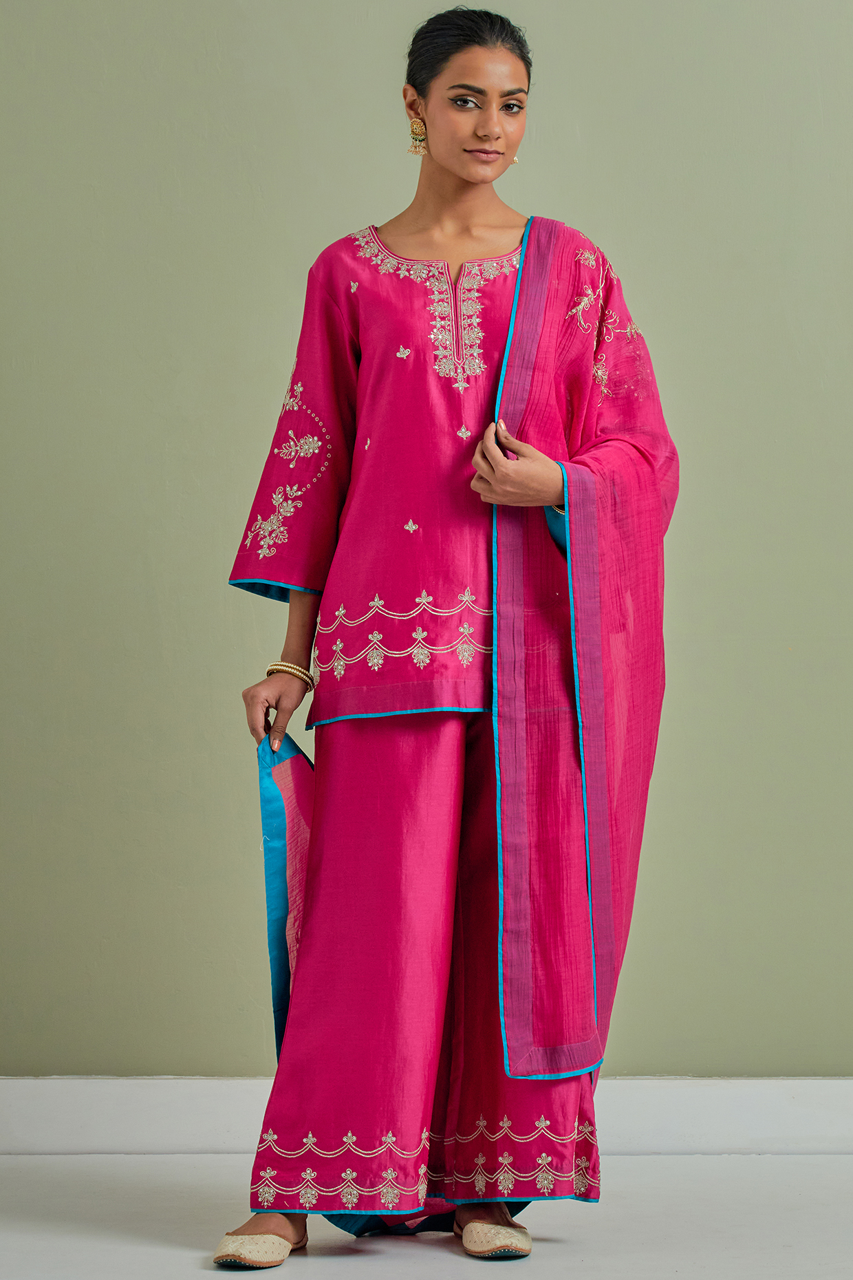 Pink Chanderi Silk Embroidered Kurta Set by Priya chaudhary at Pernia's Pop Up Shop