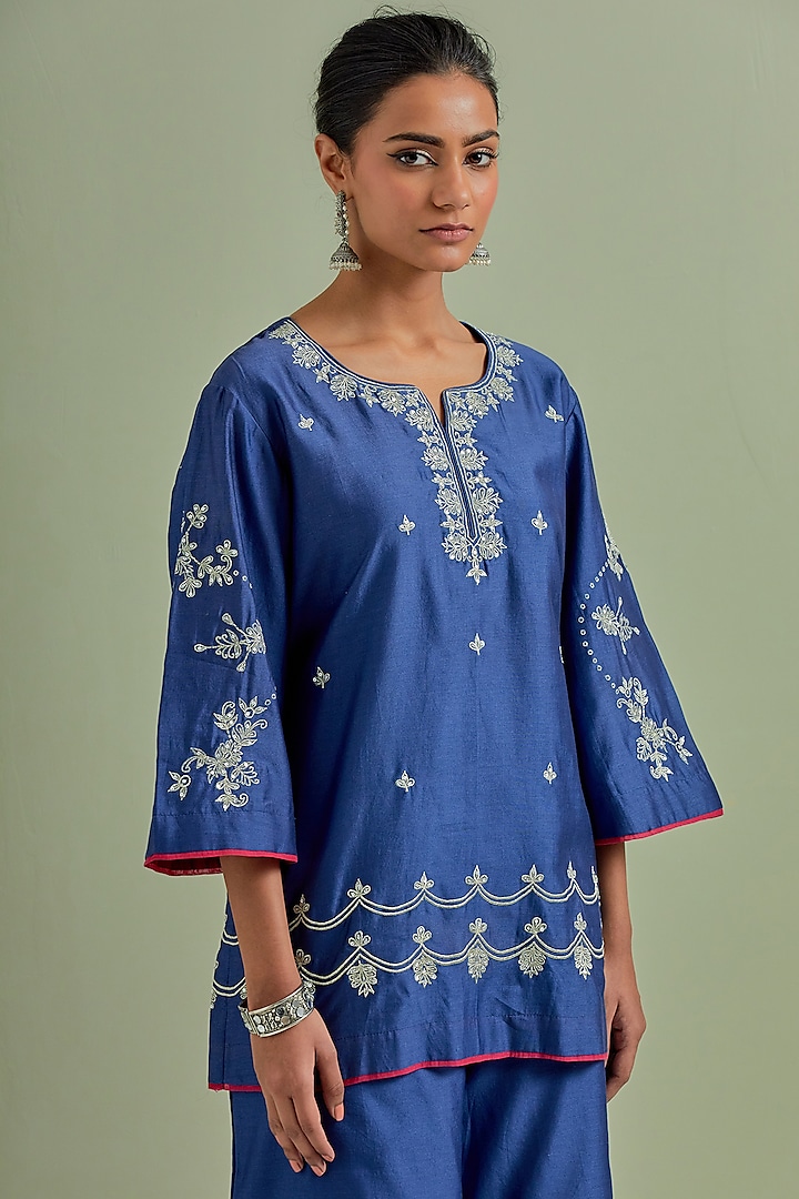 Blue Chanderi Silk Embroidered Kurta by Priya chaudhary at Pernia's Pop Up Shop