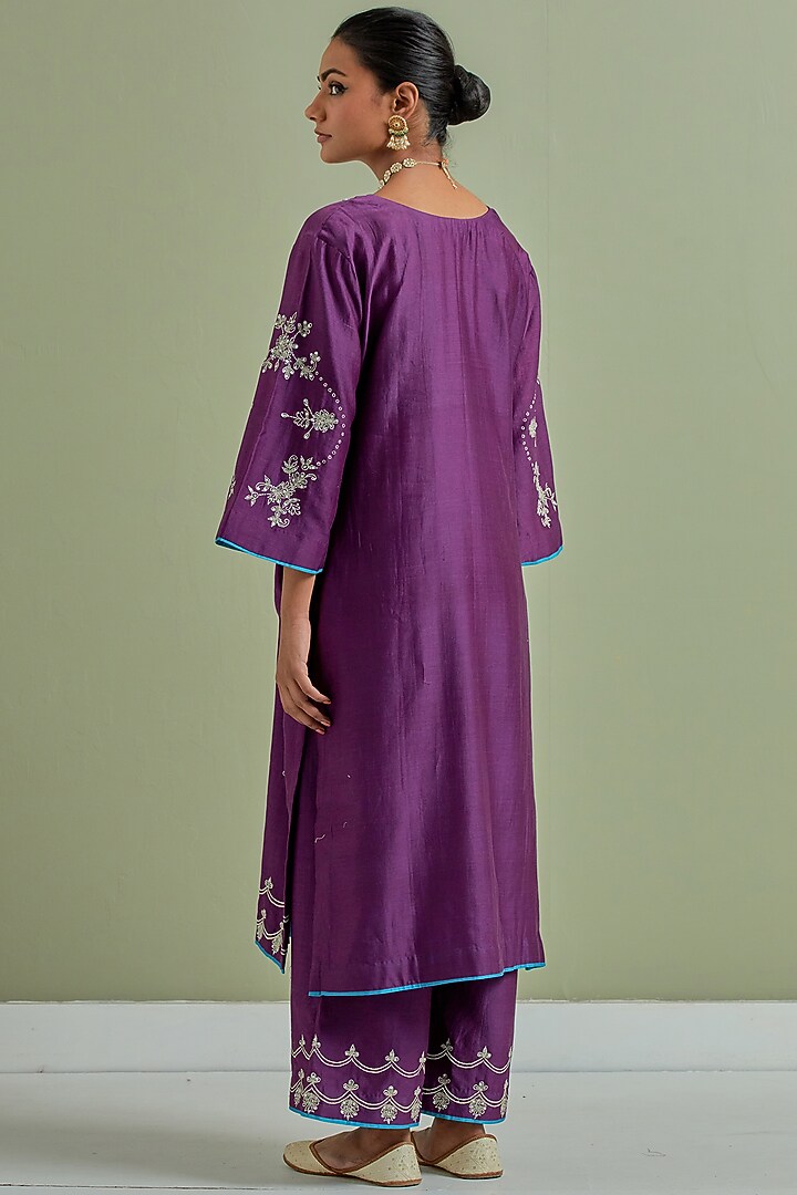 Purple Chanderi Silk Embroidered Kurta Set by Priya chaudhary at Pernia's Pop Up Shop