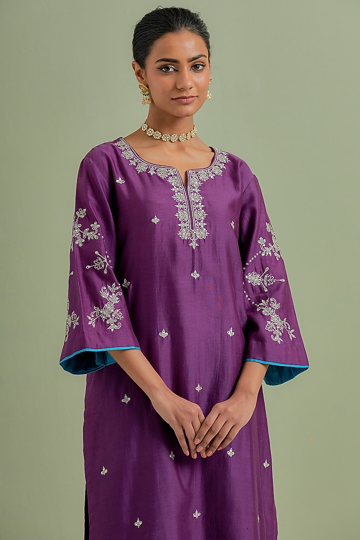 Purple Chanderi Silk Embroidered Kurta Set by Priya chaudhary at Pernia's Pop Up Shop