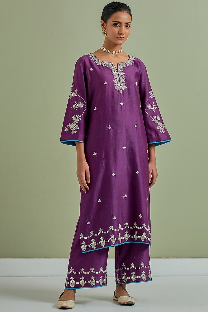 Purple Chanderi Silk Embroidered Kurta Set by Priya chaudhary