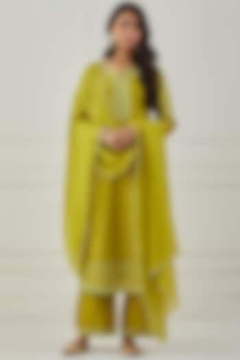 Lime Green Embroidered Kurta Set by Priya chaudhary