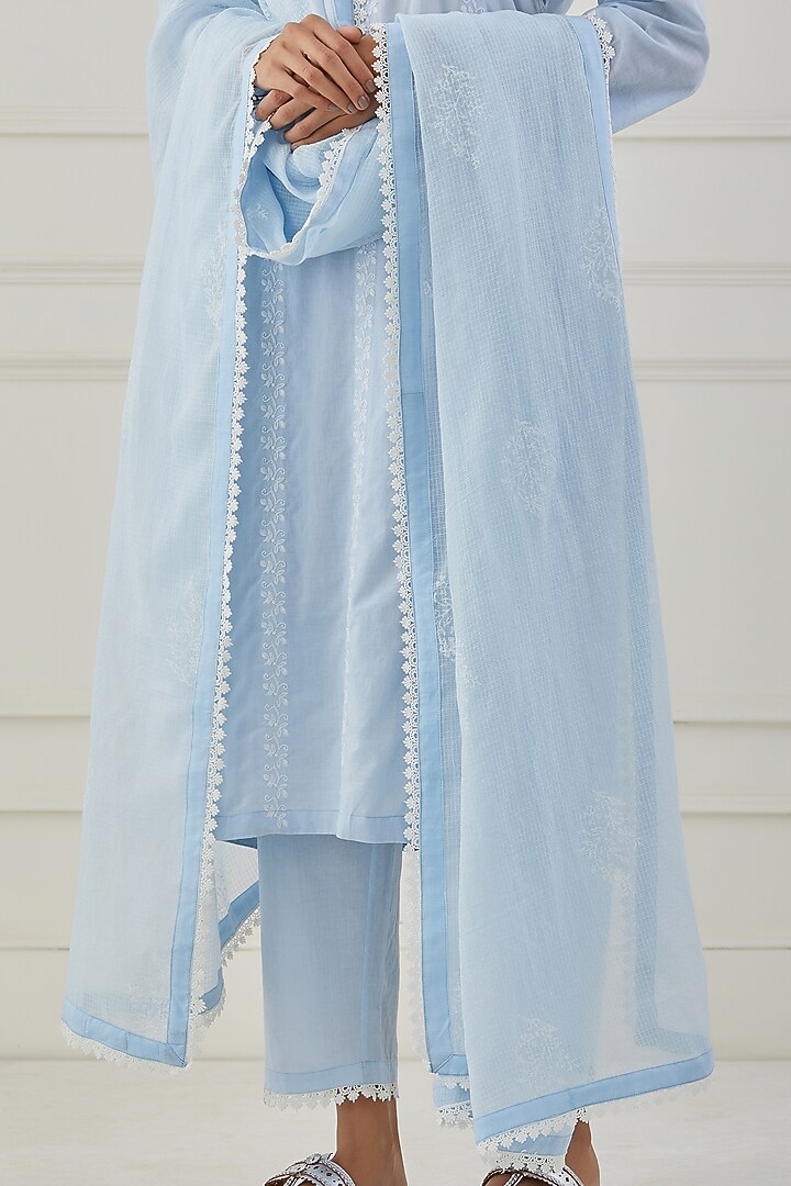 Powder Blue Embroidered Kurta Set by Priya chaudhary at Pernia's Pop Up Shop