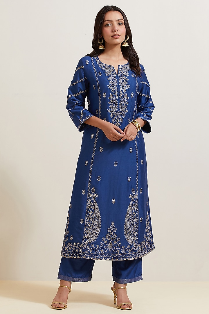 Blue Chanderi Silk Embroidered Kurta by Priya chaudhary at Pernia's Pop Up Shop