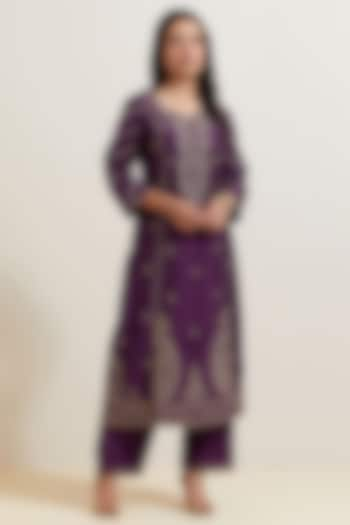 Purple Chanderi Silk Embroidered Kurta Set by Priya chaudhary at Pernia's Pop Up Shop