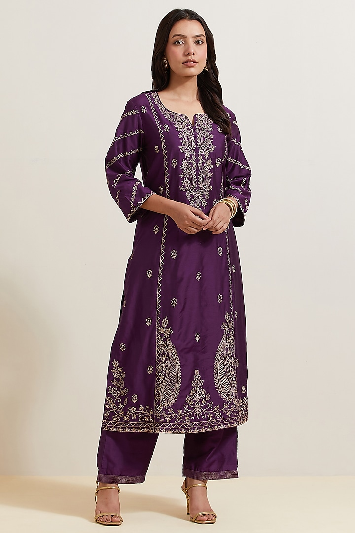 Purple Chanderi Silk Embroidered Kurta Set by Priya chaudhary at Pernia's Pop Up Shop