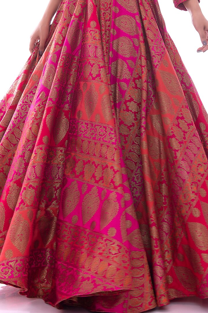 Magenta Embellished Wedding Lehenga Set by Pooja Rajpal Jaggi at Pernia's Pop Up Shop