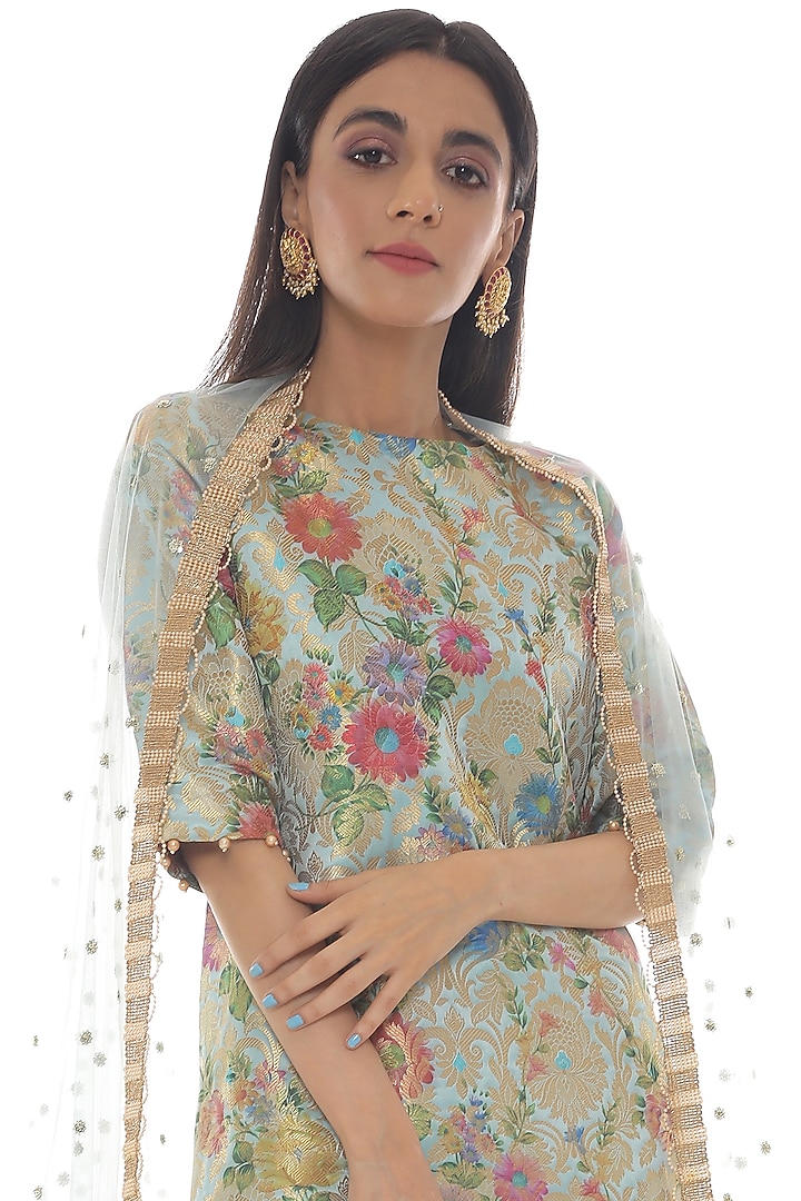Aquamarine Banarasi Embroidered Kurta Set by Pooja Rajpal Jaggi at Pernia's Pop Up Shop