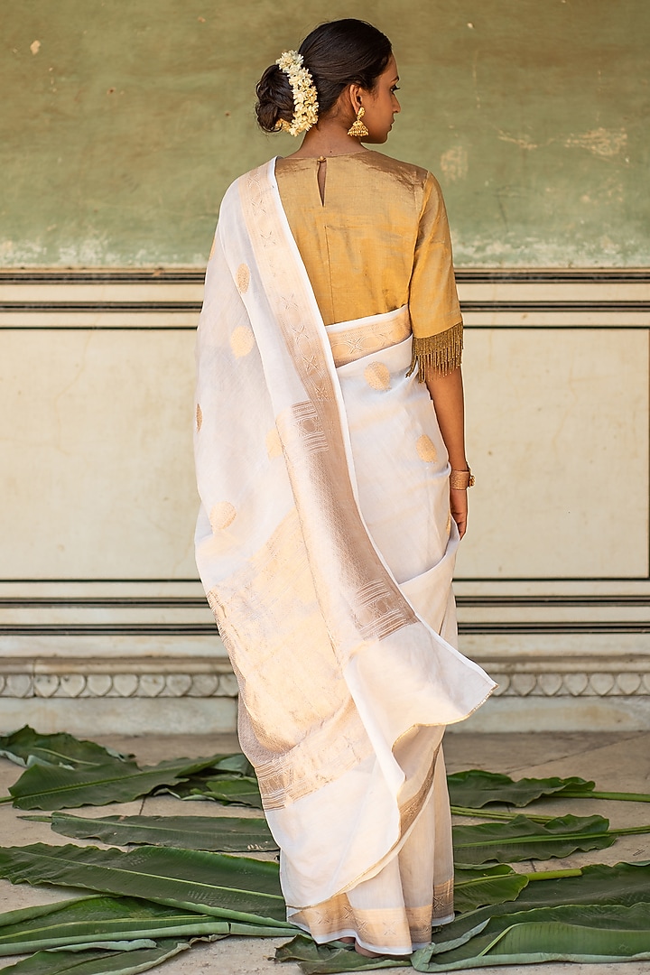 Ivory Silk Banarasi Wedding Saree Set by Priyanka Raajiv at Pernia's Pop Up Shop