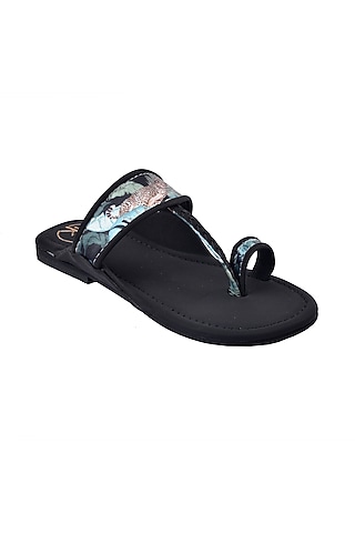 Black Printed Kolhapuri Flats For Girls by Preet Kaur-Kids
